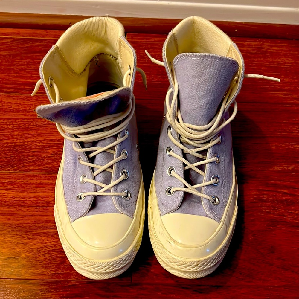 Women’s Chuck Taylor Oxygen Blue size 7. Wool/leather fabric w/ gym sock ankle.